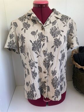 Vintage Braemar Women's Short-Sleeve Button-Down Linen Blend Shirt